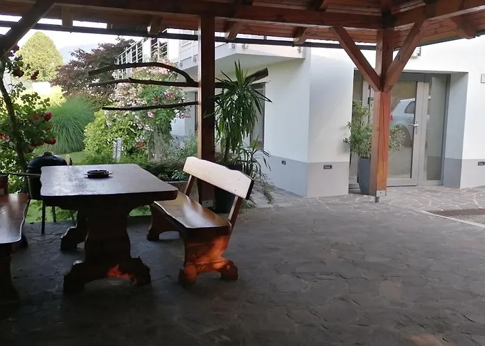 Apartma Na Ravnicah Cerkno